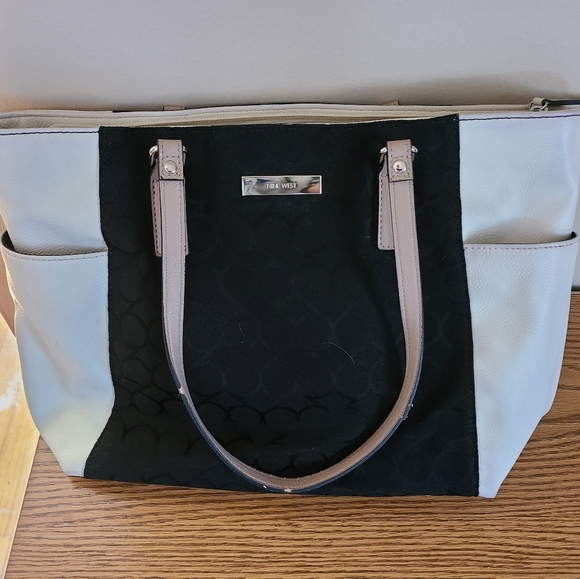 Purse - Picture 3 of 3